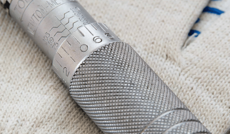 Types of Torque Wrenches and Operating Principles